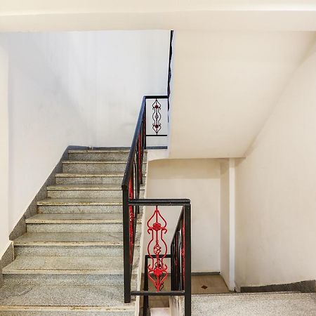 Capital O Arsh Executive Inn Мумбай Екстериор снимка
